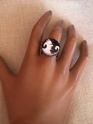 Très jolie bague réglable