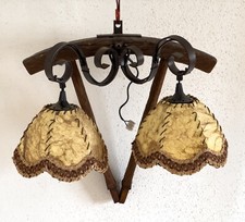 Vecchia lampada da parete con