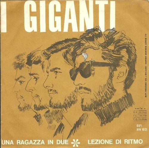 Giganti una ragazza in - i,