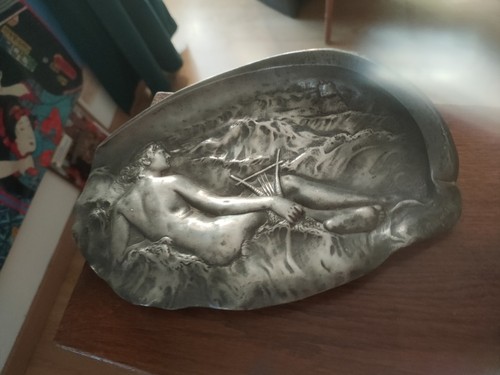 Plat style antique bronze - style,
