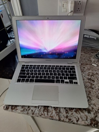 Apple macbook air early - apple,