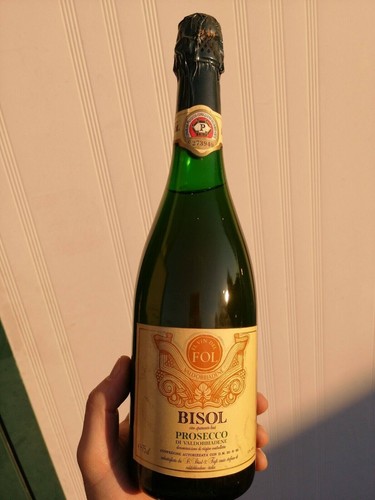 Vino spumante brut prosecco