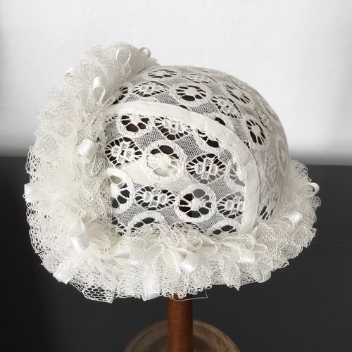 Cappellino antico pizzo