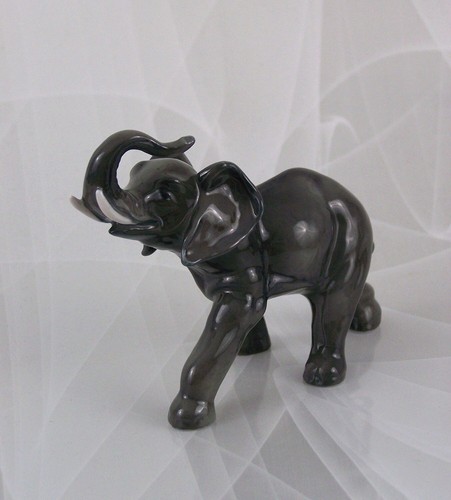 Rosenthal statuina elefante