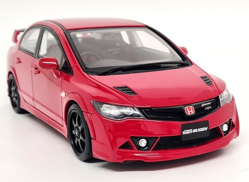 Otto modellino auto - 1/18,