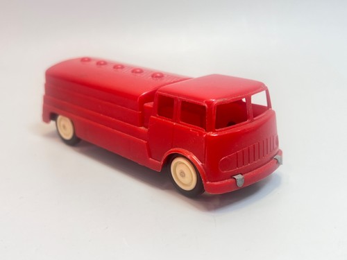 Camion cisterna serbatoio