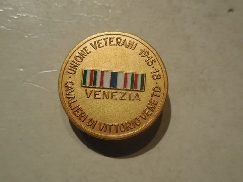 Distintivo con piedino - distintivo,