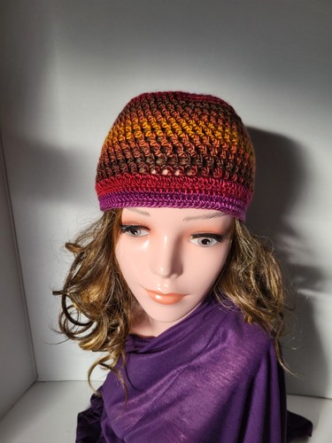 Cappello berretto fatto - , mano