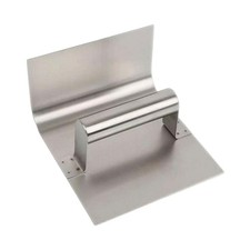 Attrezzo per angoli in