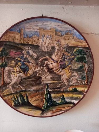 Piatto maiolica decorato a - in,