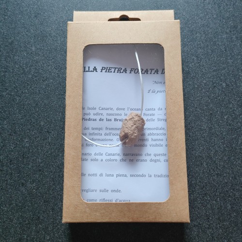 Collana con pietra forata - con,