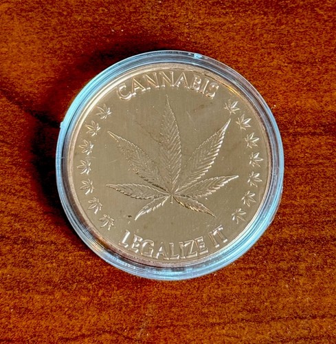 Cannabis legalize it 1 - -,