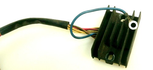 Regolatore tensione aprilia - tensione,