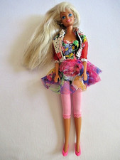 BARBIE en TENUE TEEN TALK des