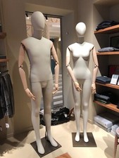 coppia di manichini sintesi uomo e donna in polistirene in perfette condizioni