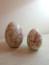 uova in porcellana biaca