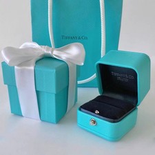 Scatola vuota per anelli in pelle blu Tiffany & Co e confezione regalo blu e nastro e borsa set 4 pezzi
