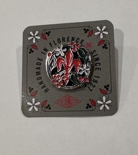 Spilla in metallo con logo