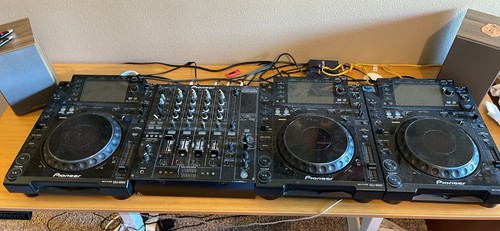 Cdj 2000s and djm 800 - cdj,