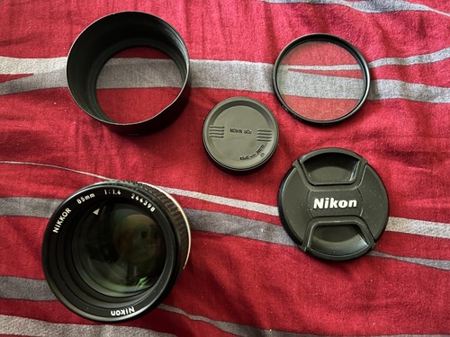 Nikon nikkor 85mm ais - f1.4,