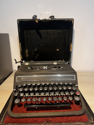 Macchina scrivere olivetti - da,