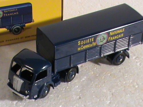 Camion dinky toys ref - camion,
