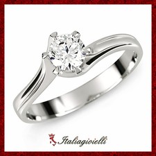 Seducente Anello Solitario in