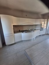 cucina completa di elettrodomestici usata