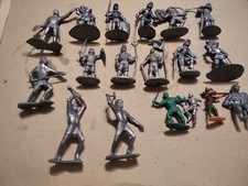 LOTTO SOLDATINI MEDIEVALI