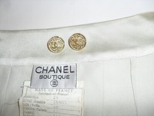 RARI BOTTONI CHANEL ORIGINALI CON TIMBRO INCISO DIETRO 17 mm 2 Pezzi