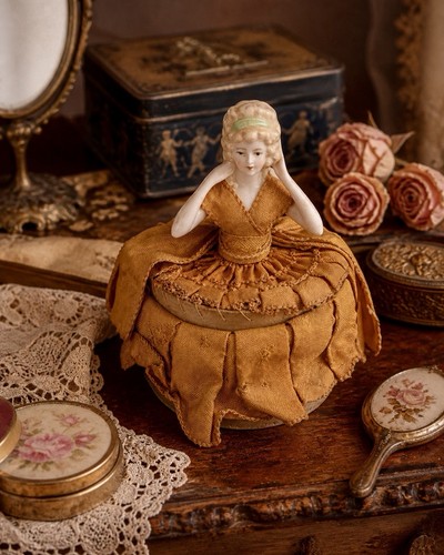 Antica half doll porcellana - half,