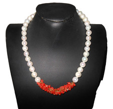 Elegante collana con grandi