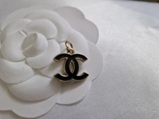 Ciondolo Charm Chanel Smalto