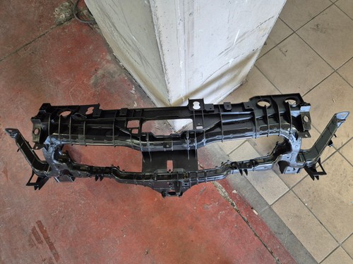Rivestimento anteriore ford