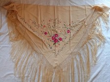 Scialle In Seta Ricamata Con Frange Vintage