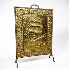 Parascintille antico per camino in legno e ottone parafuoco d' epoca Veliero