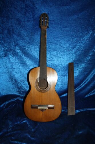 Vecchia chitarra per