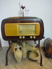 radio con giradischi antico