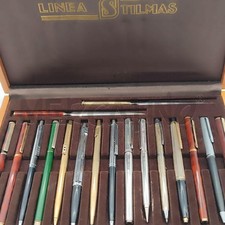 MIXED LOT PENS WITH DISPLAY