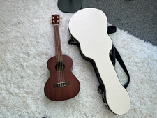 Ukulele tenore MAKALA MK-T con