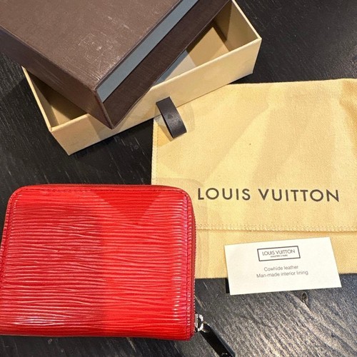 Louis vuitton epi zippy - louis,