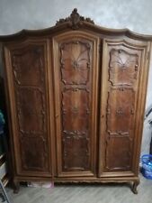 Armadio in legno stile classico spazioso a 3 ante,  cassettiera e  4 ripiani