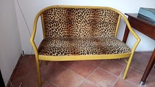 DIVANETTO IN BAMBU' E TESSUTO IN VELLUTO LEOPARDATO 2 POSTI cm  110x88x55