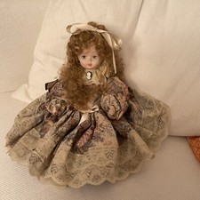 Bambola in Porcellana di