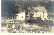 1915 ca WW1 FRANCE Ufficiali di fanteria stendono il bucato in una cascina *Foto