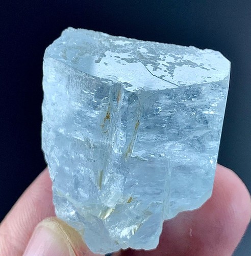 115 crat aquamarine crystal - 115,