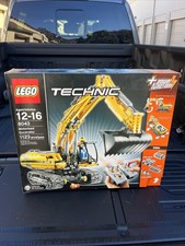 LEGO TECHNIC: Escavatore