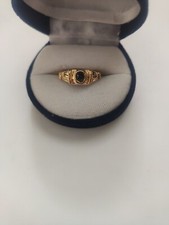 Anello vintage elegante dorato con pietra centrale e incisioni In Filigrana