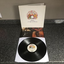 LP VINYL QUEEN ALBUM A NIGHT