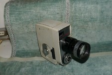 Cinepresa vintage a molla